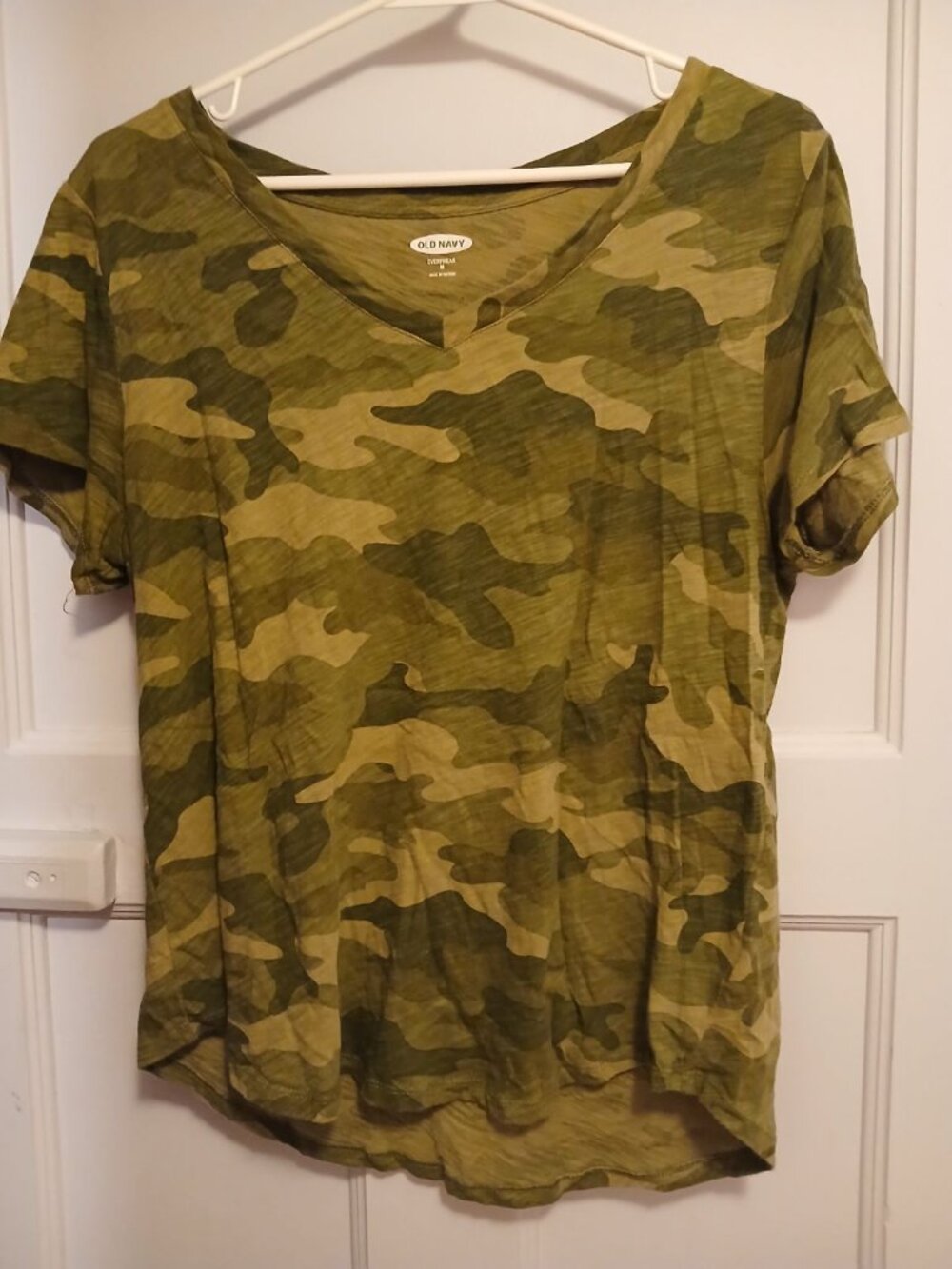 Old Navy Womens M Camo Short Sleeve Shirt